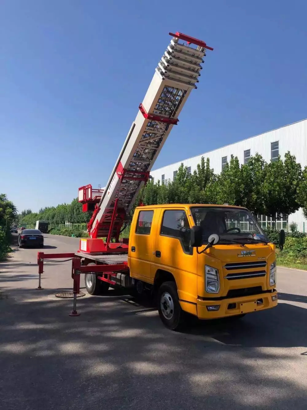 本号镇附近的云梯车出租服务：轻松解决高空作业需求