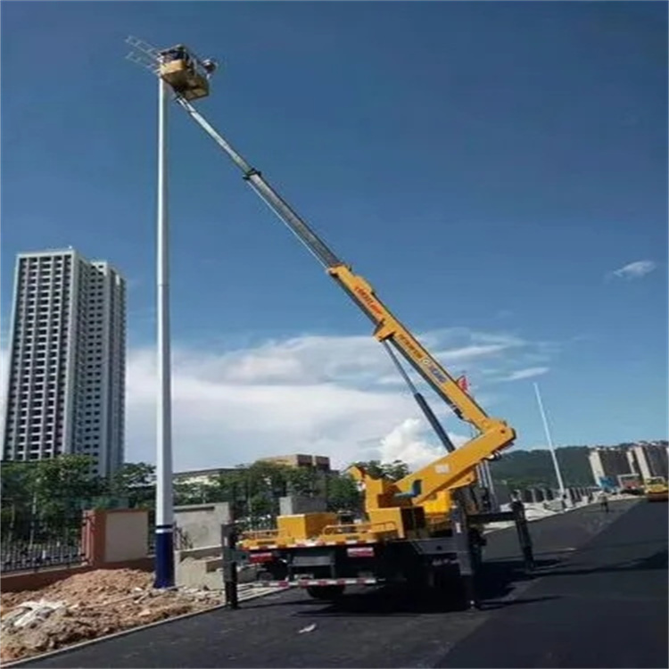 本号镇维修路灯的曲臂升降车出租