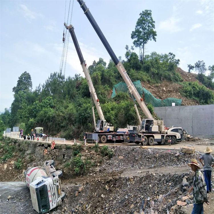 本号镇汽车掉沟里叫吊车救援要多少钱